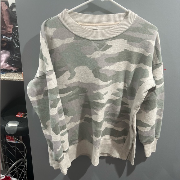 aerie Tops - Aerie Oversized Camo Sweater